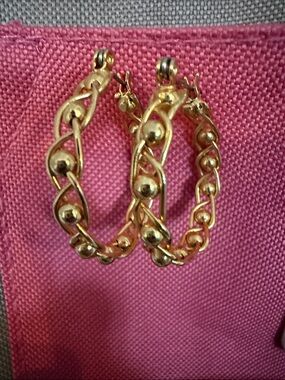 Elegant Gold Hoop Earrings